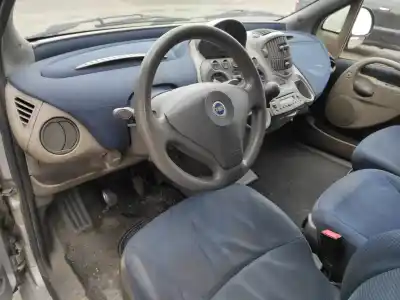 Veicolo di demolizione fiat multipla (186_) 1.9 jtd 115 dell'anno 2004 alimentato 186a8000