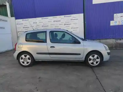 Здавання транспортного засобу renault clio ii fase ii (b/cb0) року 2003 потужний d4f b7