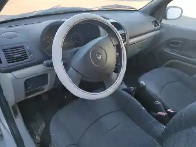 Здавання транспортного засобу renault clio ii fase ii (b/cb0) року 2003 потужний d4f b7