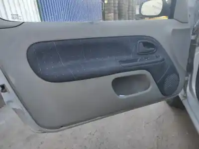 Здавання транспортного засобу renault clio ii fase ii (b/cb0) року 2003 потужний d4f b7