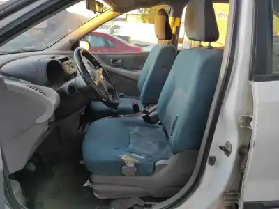 Veicolo di demolizione nissan                                             almera tino (v10m)                                                                                                                                                                                                                                         acenta                                                                                                                                                                                                                                                     dell'anno 2002 alimentato yd22