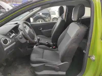 Scrapping Vehicle renault clio iii pack dynamique of the year 2010 powered d4f740