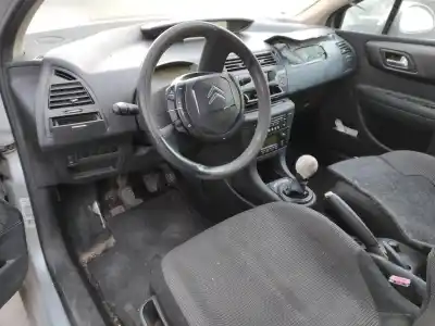 Scrapping Vehicle citroen c4 coupe vtr of the year 2006 powered 9hx