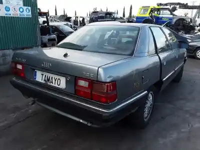 Vehicul casat audi 100 berlina (443) básico al anului 1990 alimentat ku