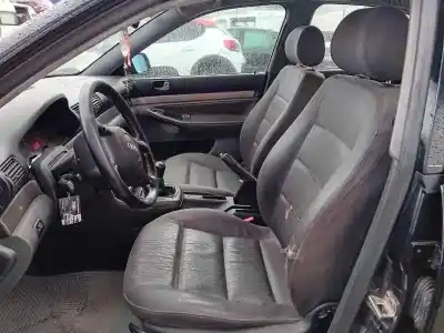 Véhicule à la ferraille audi a4 avant (b5) * de l'année 2000 alimenté ajm