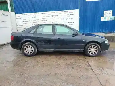 Verschrottungsfahrzeug audi a4 avant (b5) * des jahres 2000 angetrieben ajm