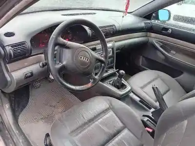 Verschrottungsfahrzeug audi a4 avant (b5) * des jahres 2000 angetrieben ajm