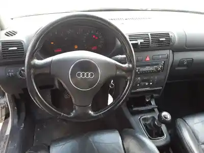 Veicolo di demolizione audi a3 (8l) 1.8 ambiente dell'anno 2001 alimentato avu