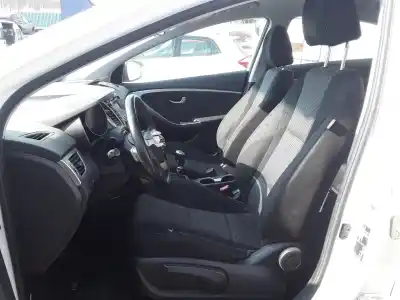 Veículo de Sucata hyundai i30 (gd) * do ano 2015 alimentado g4lc