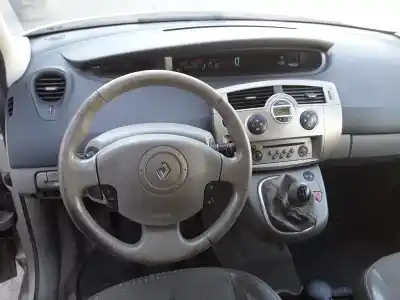Здавання транспортного засобу renault scénic ii (jm0/1_) 1.9 dci року 2006 потужний f9q812