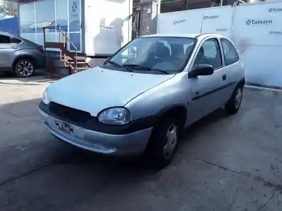 Veicolo di demolizione opel corsa b base (e) dell'anno 1998 alimentato x10xe