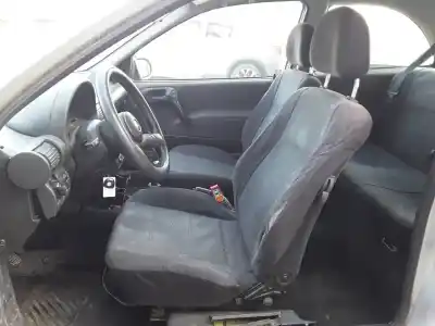 Veicolo di demolizione opel corsa b base (e) dell'anno 1998 alimentato x10xe