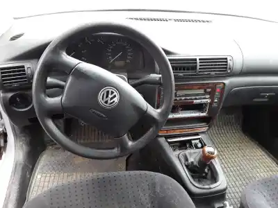 Sloopvoertuig volkswagen passat variant (3b5) * van het jaar 1997 aangedreven aeb