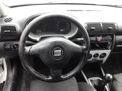 Veículo de Sucata seat leon (1m1) 1.6 do ano 2004 alimentado asv