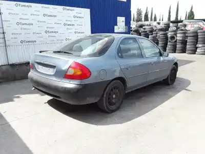 Sloopvoertuig ford mondeo berlina (gd) glx van het jaar 2000 aangedreven ngb