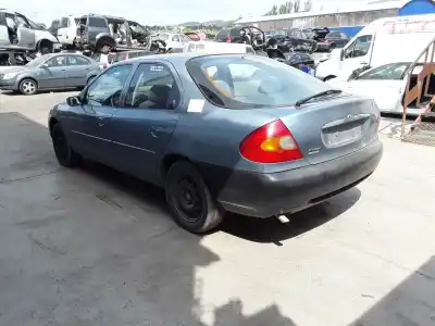 Sloopvoertuig ford mondeo berlina (gd) glx van het jaar 2000 aangedreven ngb