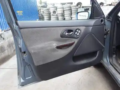 Sloopvoertuig ford mondeo berlina (gd) glx van het jaar 2000 aangedreven ngb