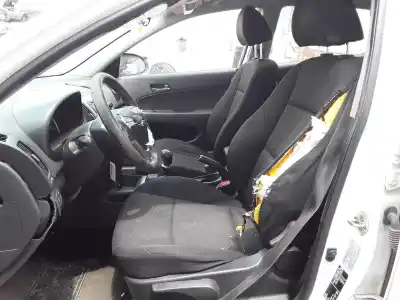 Veículo de Sucata hyundai i30 * do ano 2011 alimentado d4fb