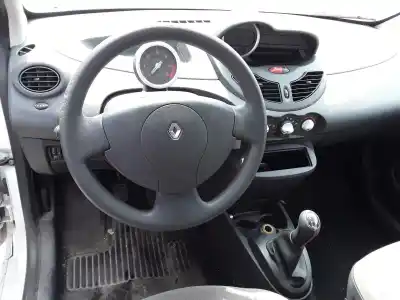 Veicolo di demolizione renault twingo * dell'anno 2010 alimentato k9k470