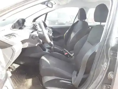 Scrapping Vehicle peugeot 208 i (ca_, cc_) 1.2 vti 82 of the year 2019 powered 