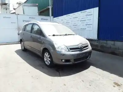 Sloopvoertuig TOYOTA COROLLA VERSO (R1)  van het jaar 2004 aangedreven 1ZZFE