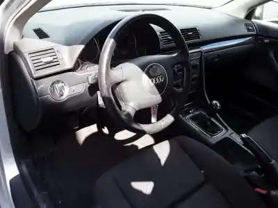 Veicolo di demolizione audi a4 b6 (8e2) 1.8 t dell'anno 2001 alimentato avj