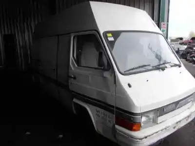 Sloopvoertuig nissan trade 2.8 d van het jaar 1992 aangedreven a428