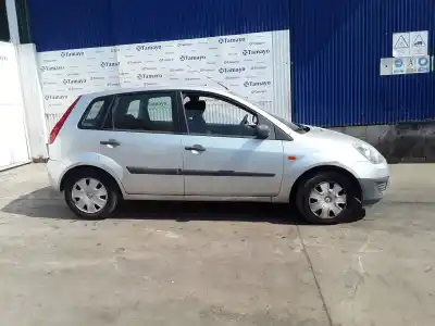 Véhicule à la ferraille ford fiesta v (jh_, jd_) 1.3 de l'année 2007 alimenté a9ja