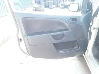 Véhicule à la ferraille ford fiesta v (jh_, jd_) 1.3 de l'année 2007 alimenté a9ja