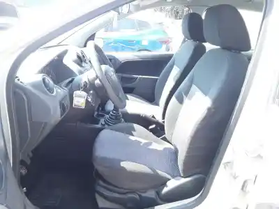 Véhicule à la ferraille ford fiesta v (jh_, jd_) 1.3 de l'année 2007 alimenté a9ja