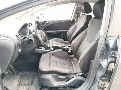 Veículo de Sucata seat leon (1p1) 1.9 tdi do ano 2006 alimentado bkc