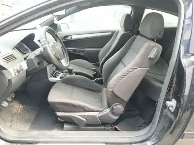 Veículo de Sucata opel astra h gtc (a04) 1.9 cdti 16v (l08) do ano 2005 alimentado z19dth