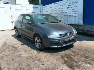 Veicolo di demolizione FIAT STILO (192)  dell'anno 2004 alimentato 192A1000