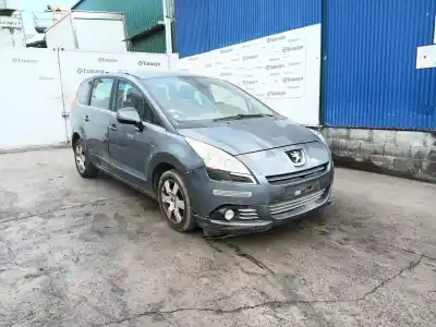 Veicolo di demolizione PEUGEOT 5008  dell'anno 2011 alimentato 5FV