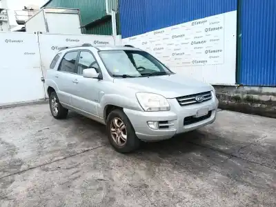 Veicolo di demolizione KIA SPORTAGE II (JE_, KM)  dell'anno 2006 alimentato D4EA