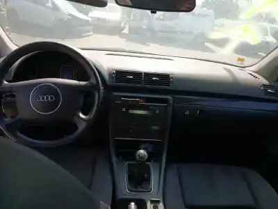 Scrapping Vehicle audi a4 b6 avant (8e5) 1.9 tdi of the year 2002 powered awx