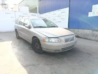 Vehicul casat VOLVO V70 II (285)  al anului 2005 alimentat B5244S2