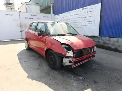 Véhicule à la ferraille SUZUKI SWIFT III (MZ, EZ)  de l'année 2010 alimenté M13A