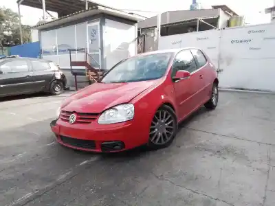 Veículo de Sucata volkswagen golf v (1k1) 1.9 tdi do ano 2006 alimentado bxe