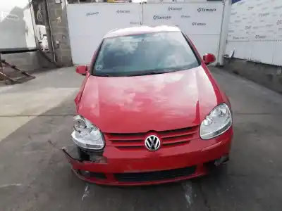 Veículo de Sucata volkswagen golf v (1k1) 1.9 tdi do ano 2006 alimentado bxe