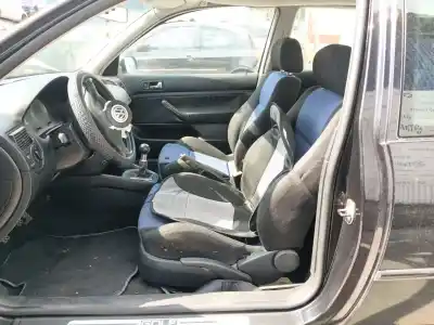 Veículo de Sucata volkswagen golf iv (1j1) 1.9 tdi do ano 2002 alimentado asz