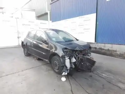 Vehículo de desguace RENAULT CLIO III  del año 2006 con motor K9K750