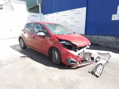 Veicolo di demolizione PEUGEOT 208 I (CA_, CC_) 1.2 VTI 68 / PURETECH 68 dell'anno 2016 alimentato HM01