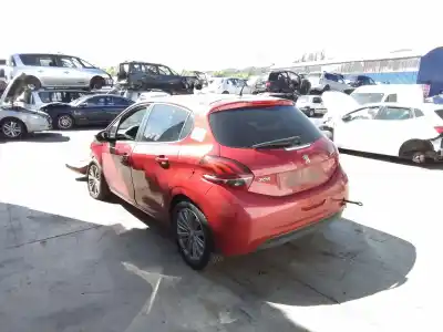 Veículo de Sucata peugeot 208 i (ca_, cc_) 1.2 vti 68 / puretech 68 do ano 2016 alimentado hm01