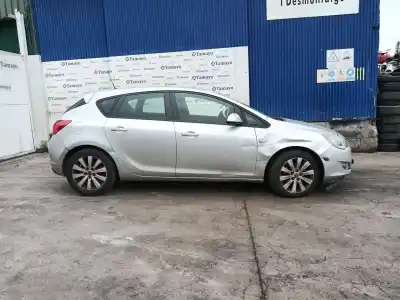Vehicul casat opel astra j (p10) 1.7 cdti (68) al anului 2012 alimentat a 17 dtc