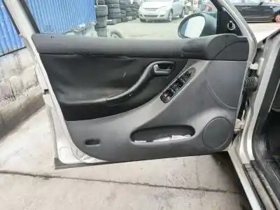 Veicolo di demolizione seat leon (1m1) 1.6 16 v dell'anno 2001 alimentato aus