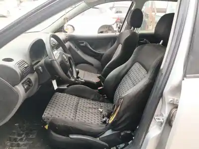 Veicolo di demolizione seat leon (1m1) 1.6 16 v dell'anno 2001 alimentato aus