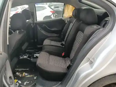 Veicolo di demolizione seat leon (1m1) 1.6 16 v dell'anno 2001 alimentato aus