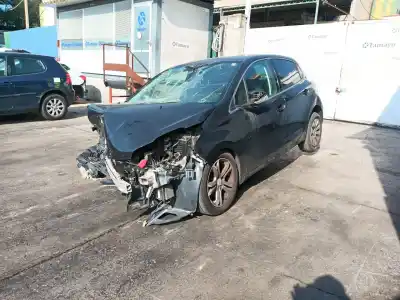 Sloopvoertuig peugeot 208 i (ca_, cc_) 1.4 hdi van het jaar 2012 aangedreven 8h01