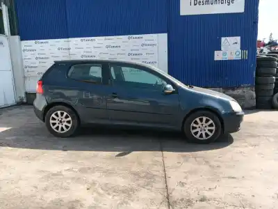 Veículo de Sucata volkswagen golf v (1k1) 1.9 tdi do ano 2005 alimentado bkc